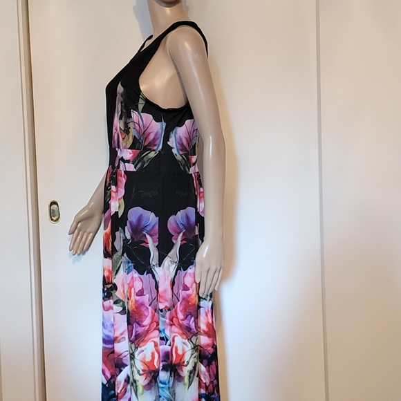 Floral floor length dress - Picture 6 of 14